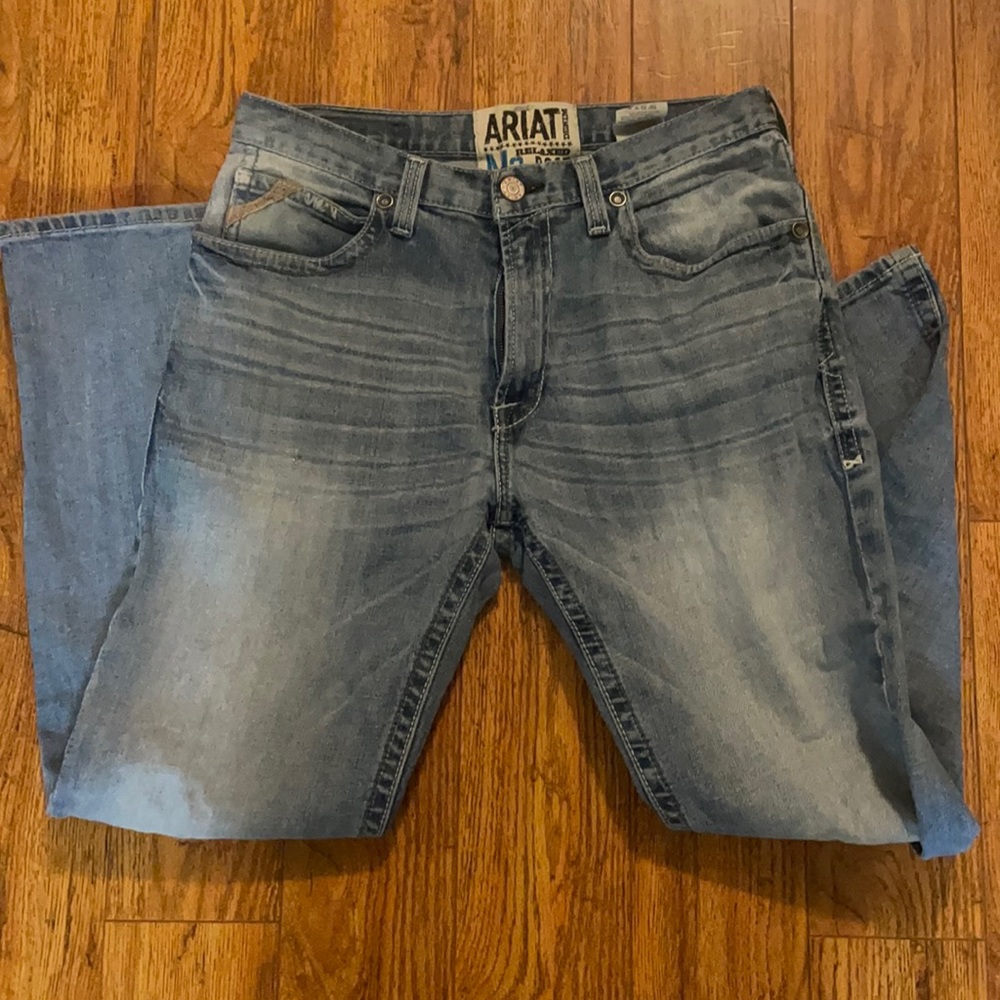Size 34/32 Ariat jeans